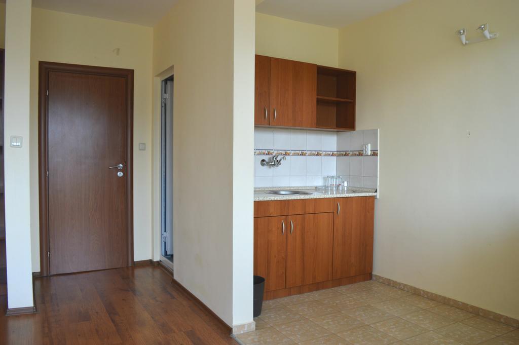 Family Hotel Neptun - Lozenets Rum bild